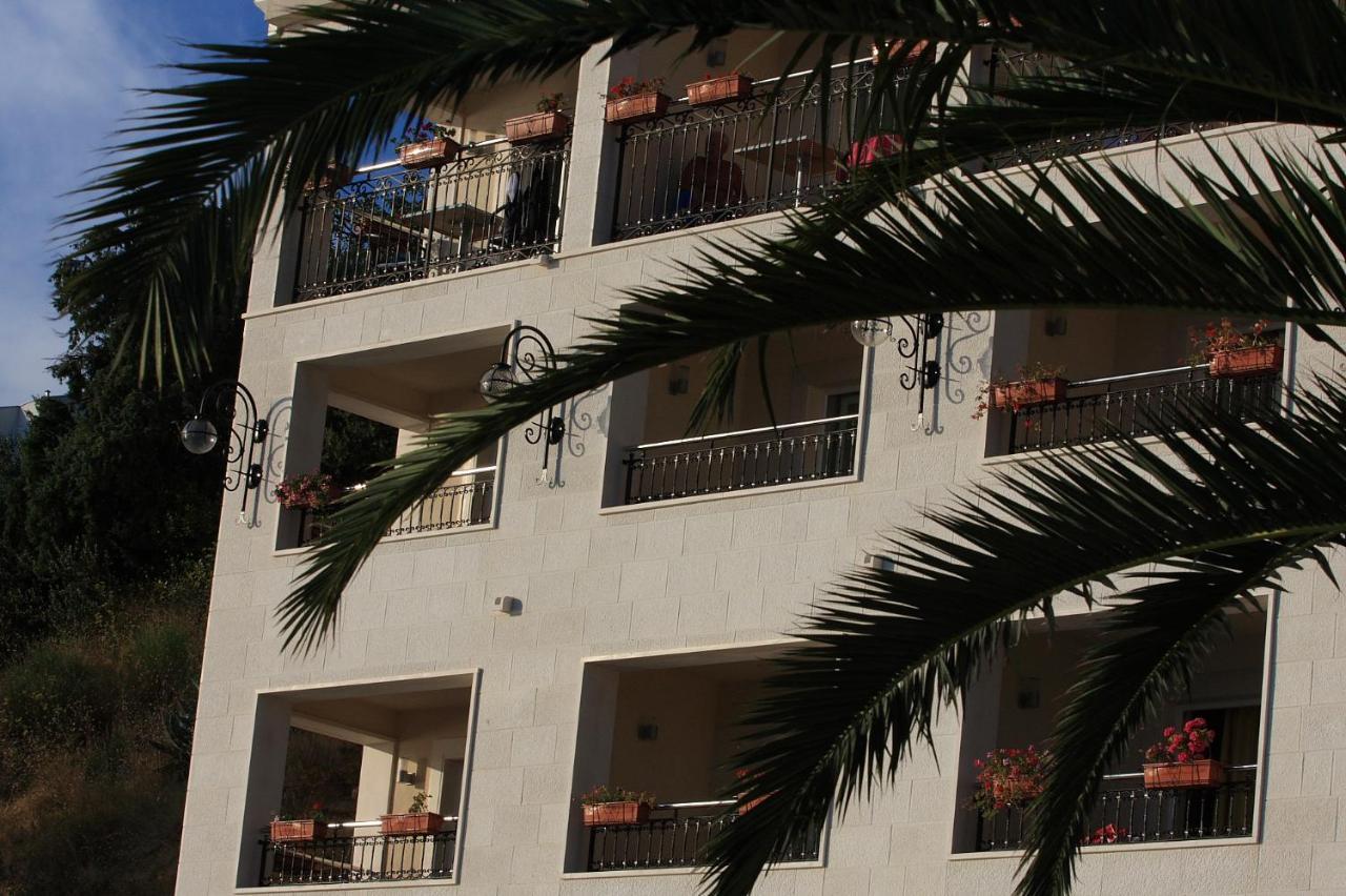 Aparthotel Natalia Podgora Buitenkant foto