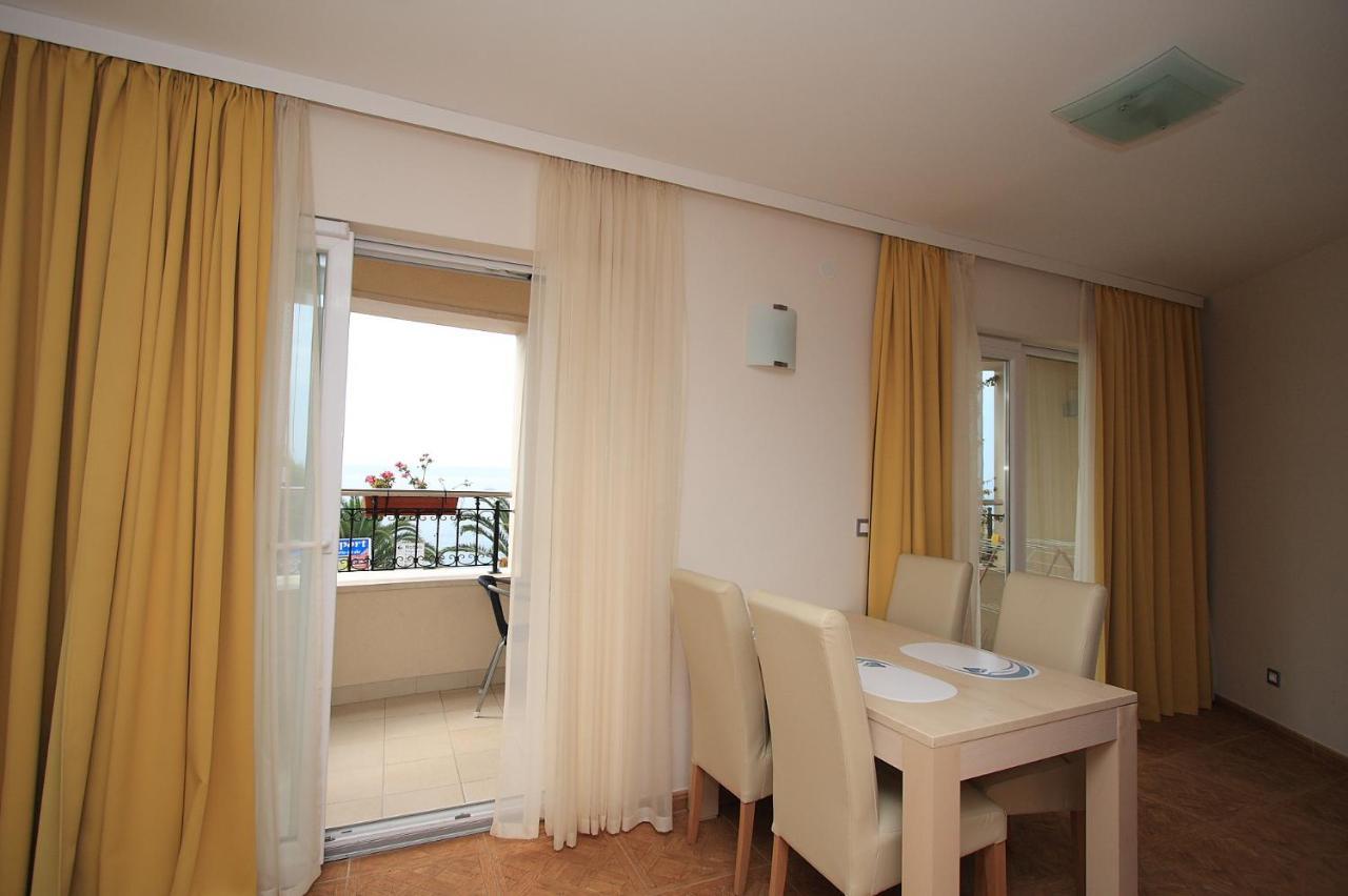 Aparthotel Natalia Podgora Buitenkant foto