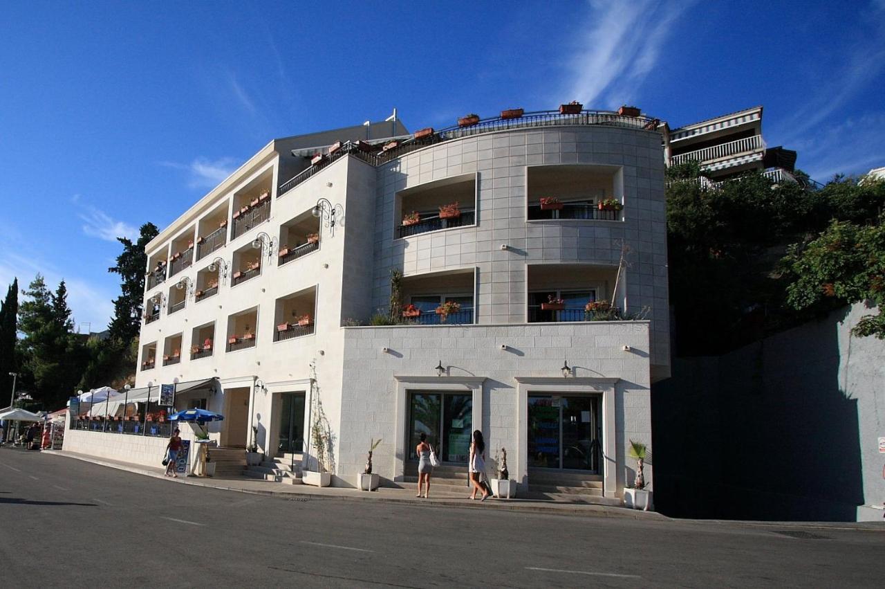 Aparthotel Natalia Podgora Buitenkant foto