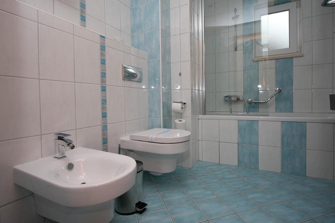 Aparthotel Natalia Podgora Buitenkant foto