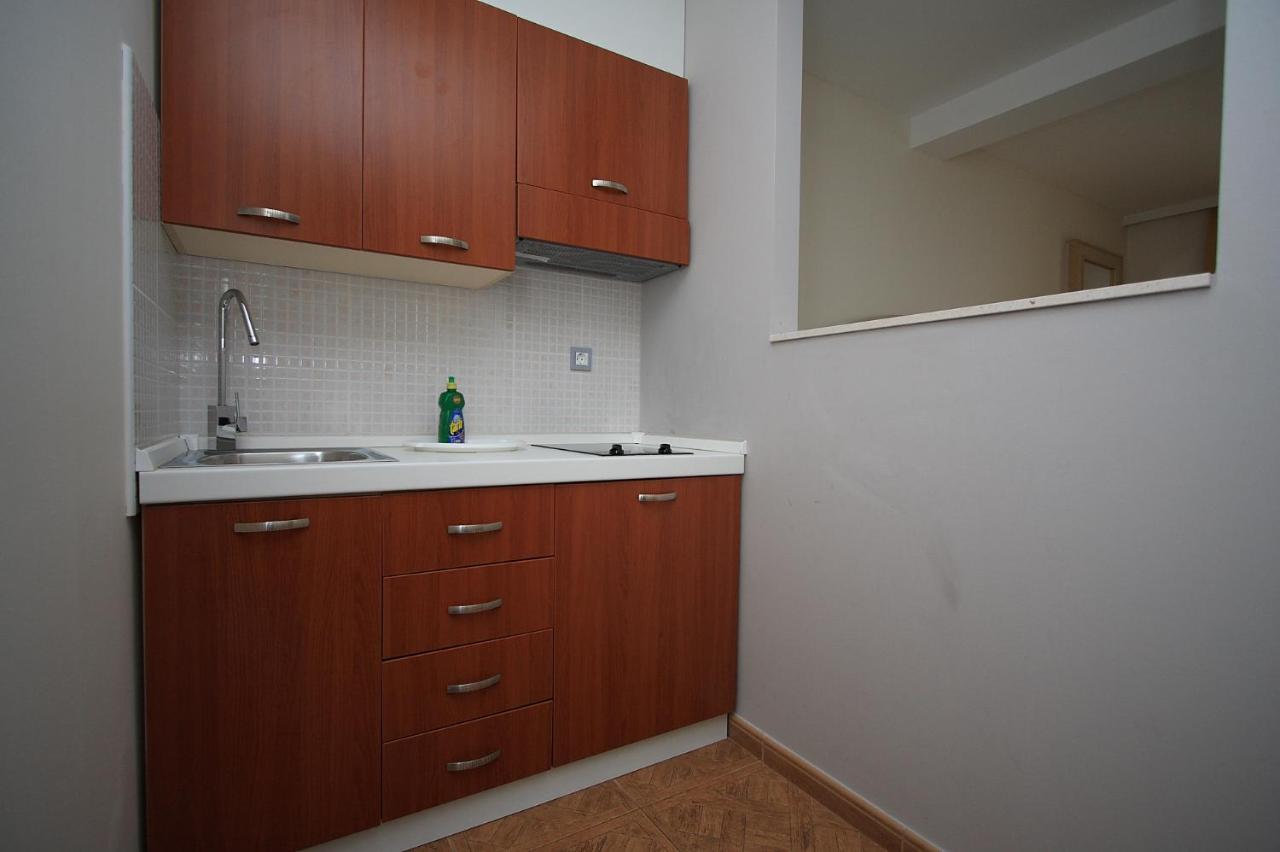 Aparthotel Natalia Podgora Buitenkant foto