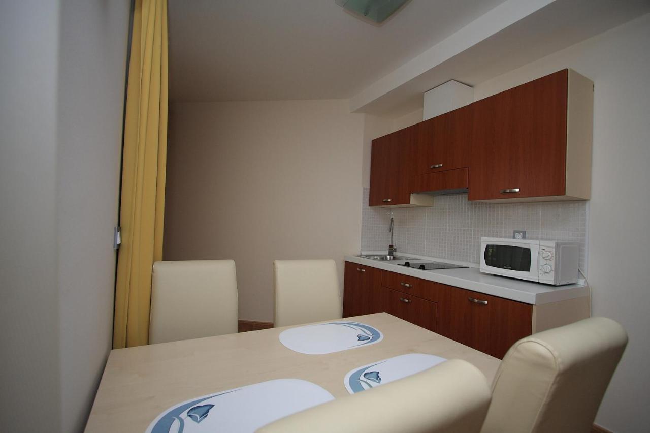 Aparthotel Natalia Podgora Buitenkant foto